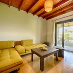 Cozy Family Friendly Apartment With Large Garden Close To Beaches - Dirella