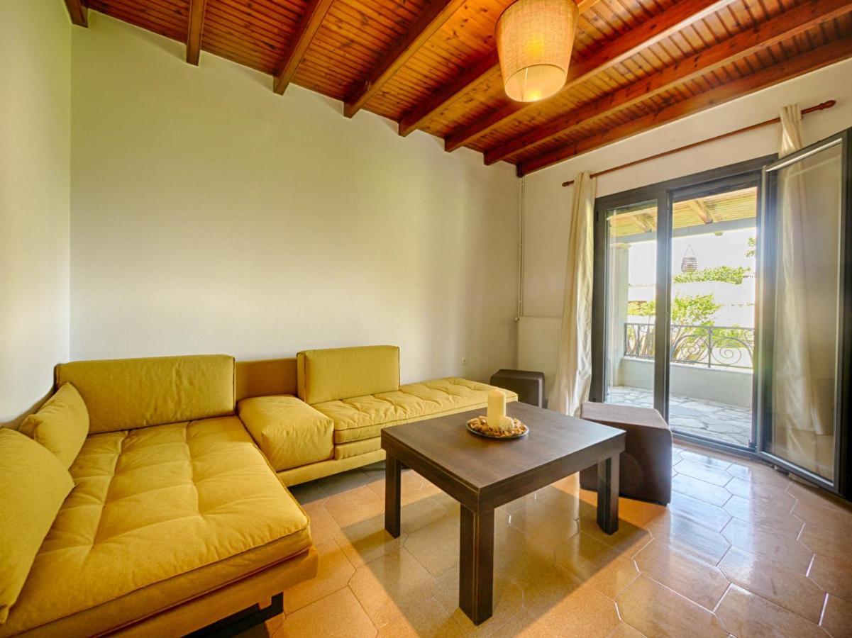 Apartment Cozy Family Friendly With Large Garden Close To Beaches - Dirella Kynopiástai