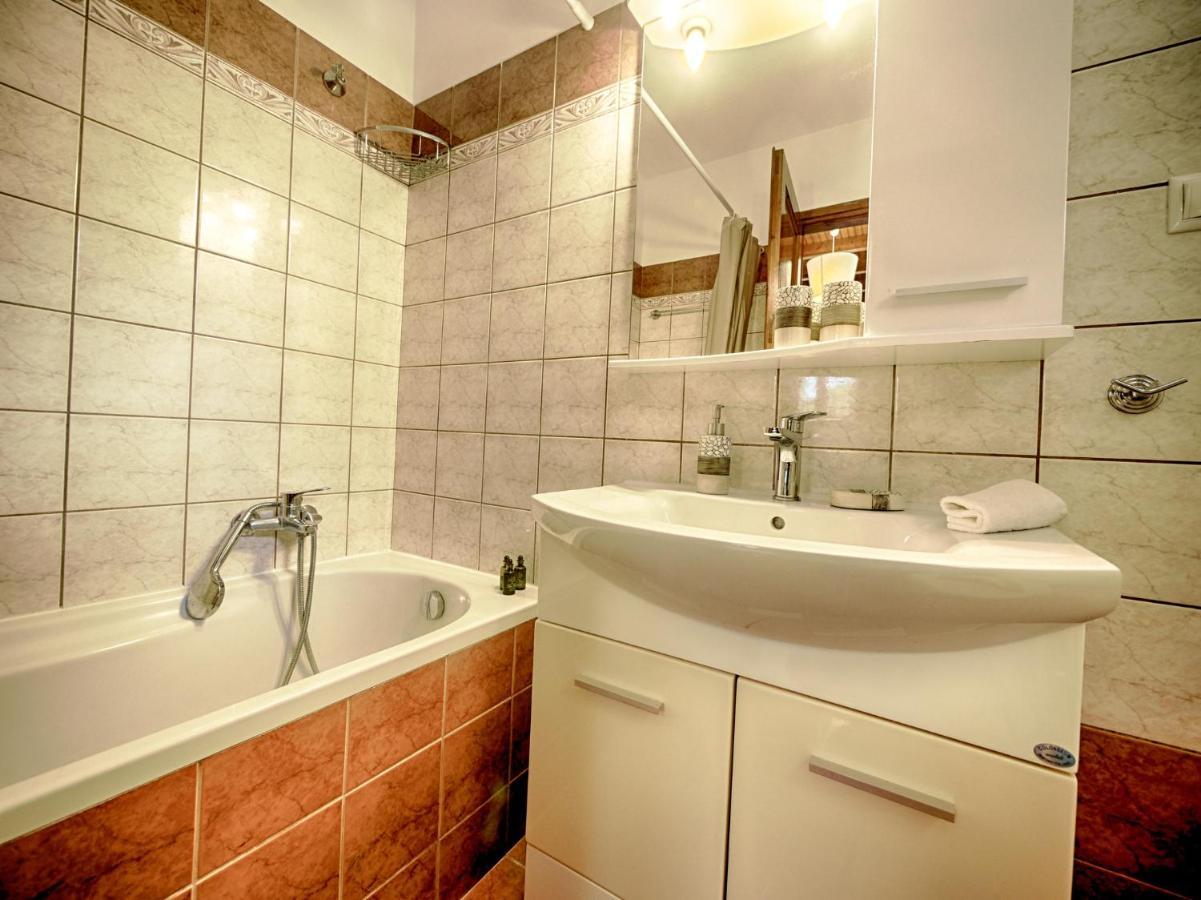 Cozy Family Friendly With Large Garden Close To Beaches - Dirella Apartment Kynopiástai