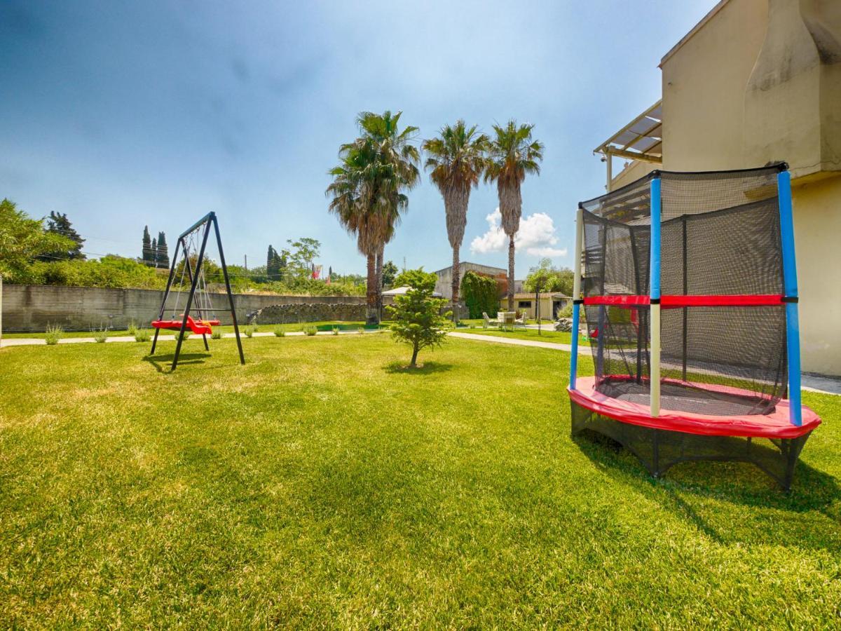 Cozy Family Friendly With Large Garden Close To Beaches - Dirella Apartment *