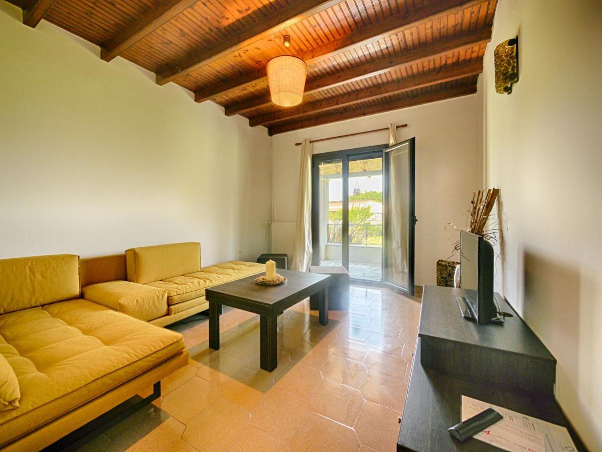 Cozy Family Friendly With Large Garden Close To Beaches - Dirella Apartment