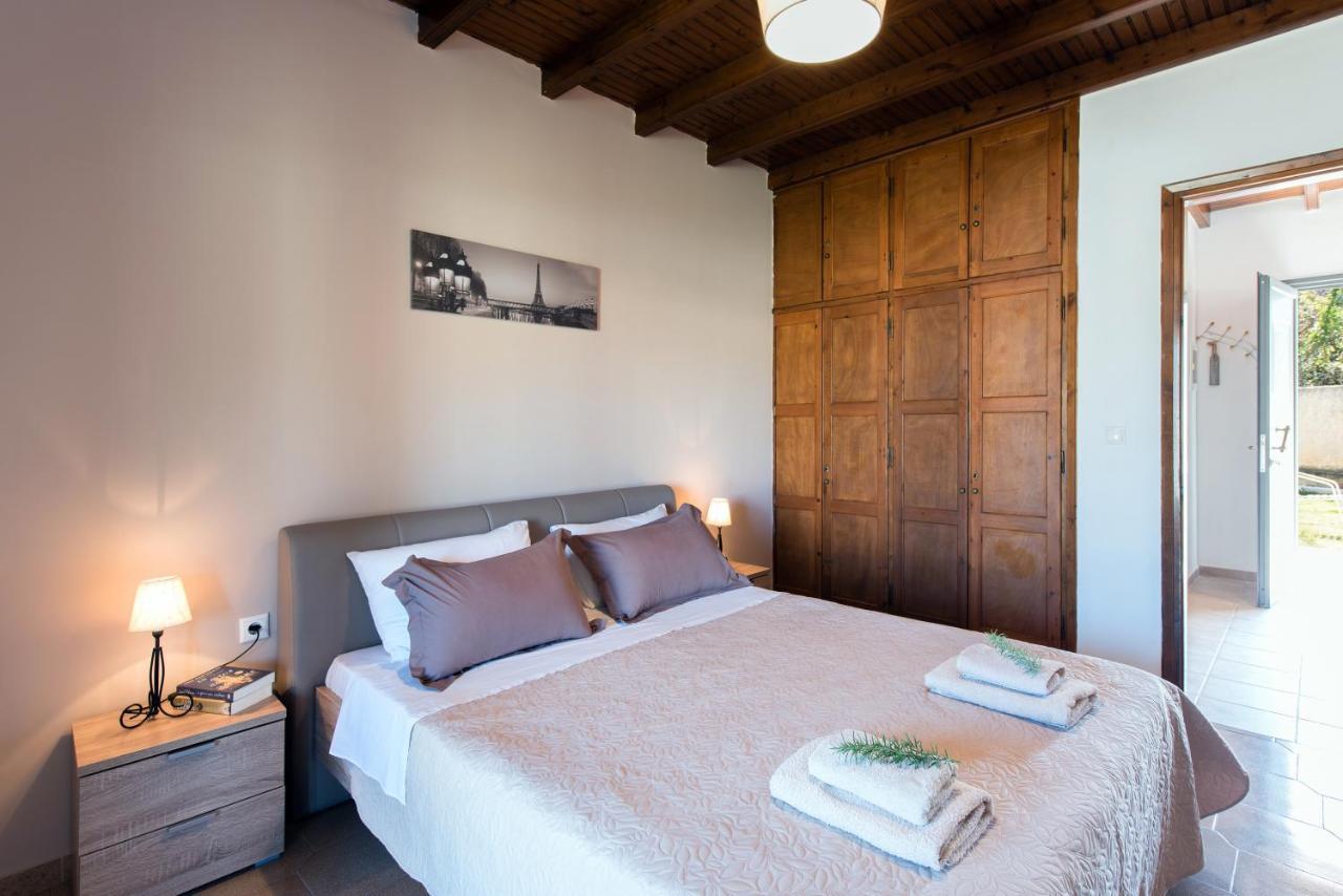 Cozy Family Friendly With Large Garden Close To Beaches - Dirella Kynopiástai