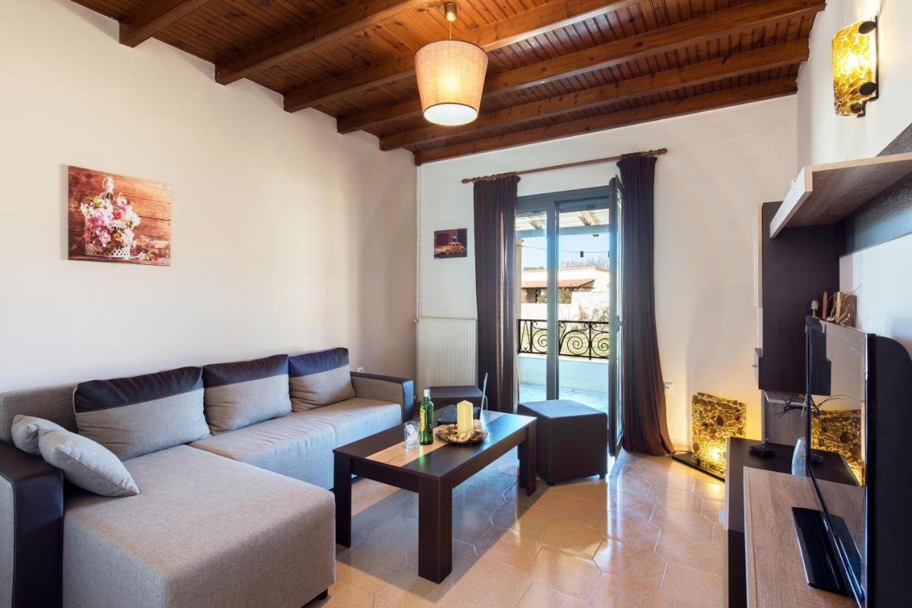 Cozy Family Friendly With Large Garden Close To Beaches - Dirella Appartement Kynopiástai